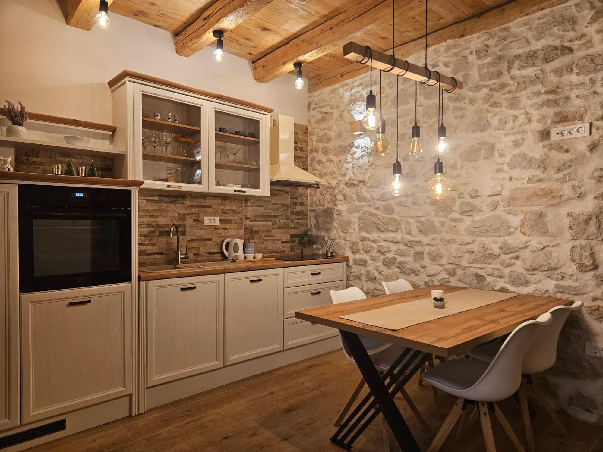Apartment Dalmatian Stone House